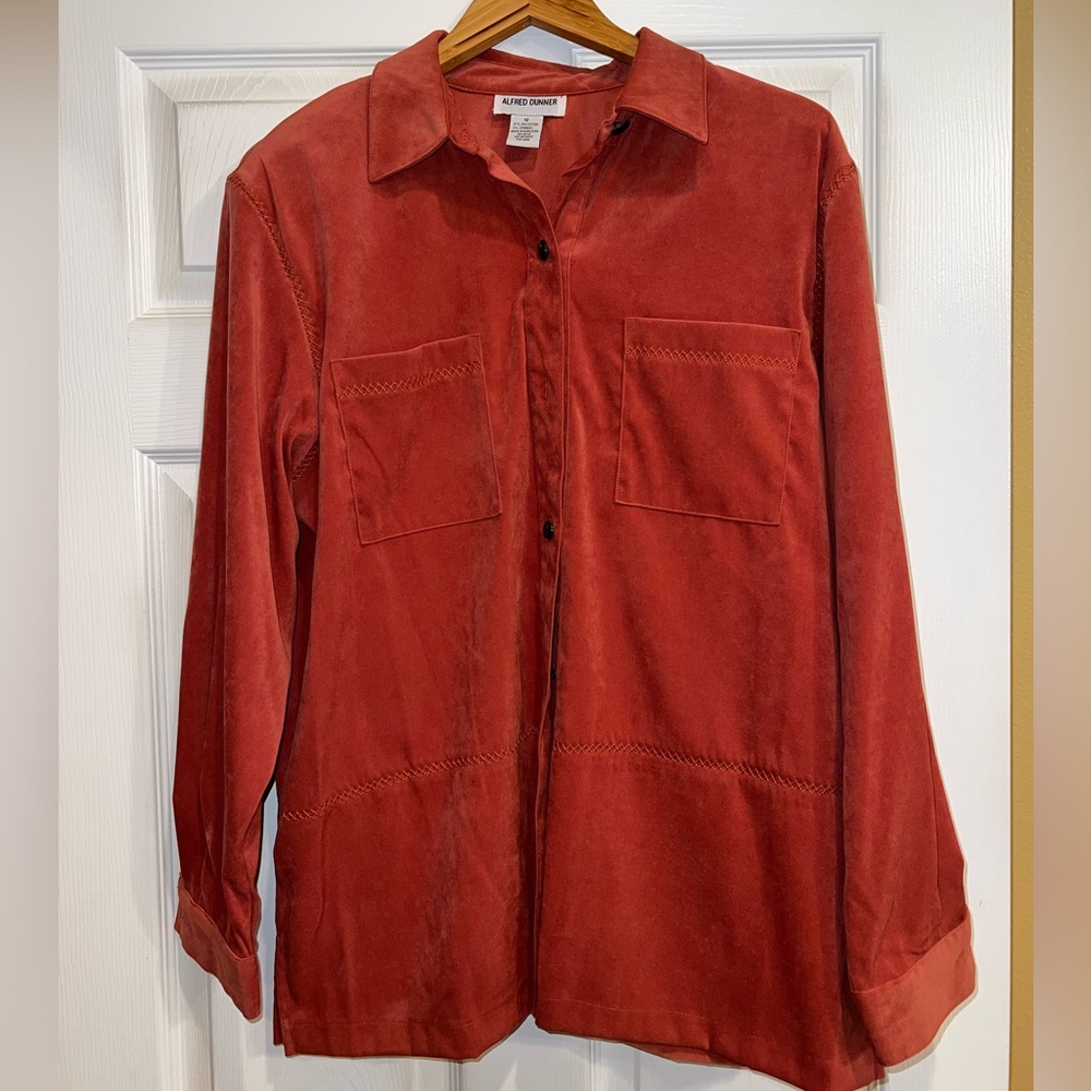 Alfred Dunner Button Down Shirt. Size 12. Euc.